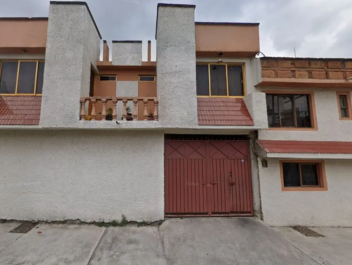 Casa en venta en Plazas de San Buenaventura, Toluca — foto 1 de 7