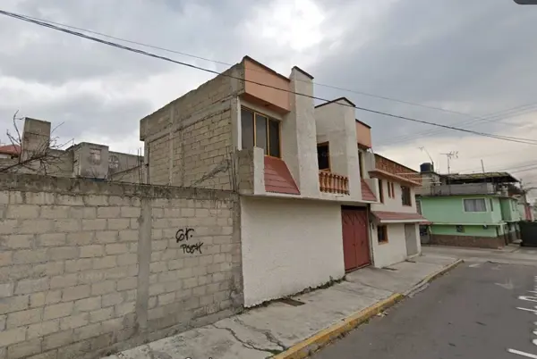 Casa en venta en Plazas de San Buenaventura, Toluca — foto 2 de 7