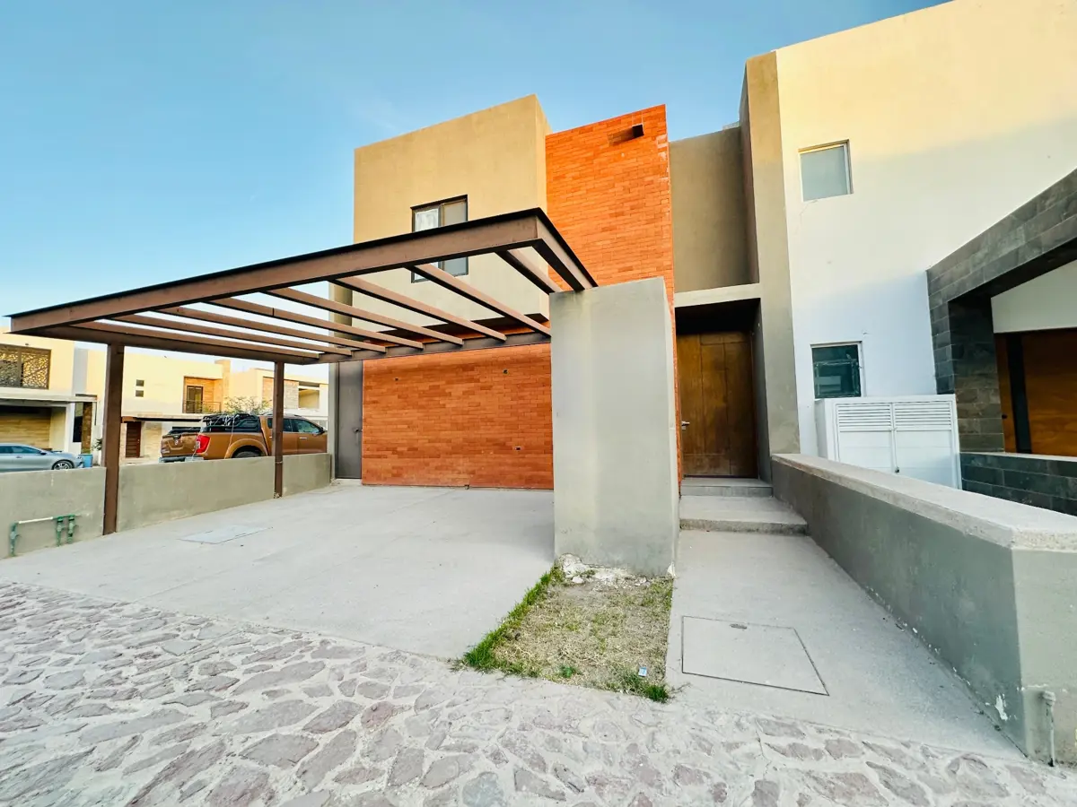 Casa en venta en Altozano la Nueva Laguna, Gómez Palacio — foto 1 de 15