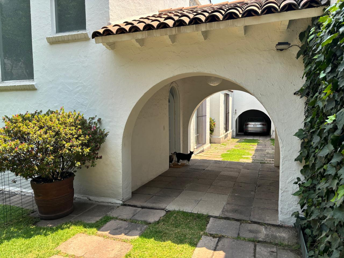 Casa en venta en Lomas de Chapultepec IV Sección, Miguel Hidalgo — foto 1 de 14