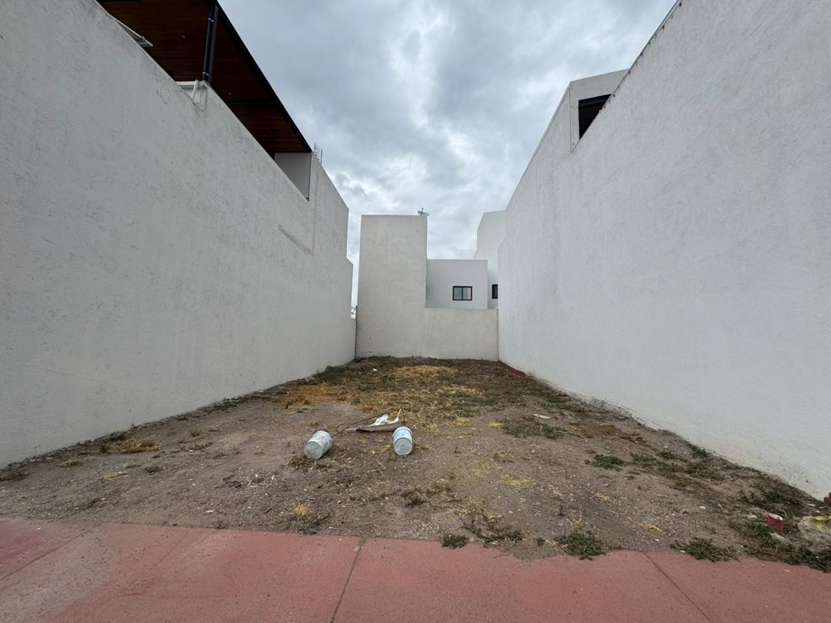 Terreno en venta en Lombardía, Irapuato — foto 1 de 4
