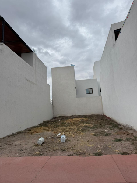 Terreno en venta en Lombardía, Irapuato — foto 3 de 4