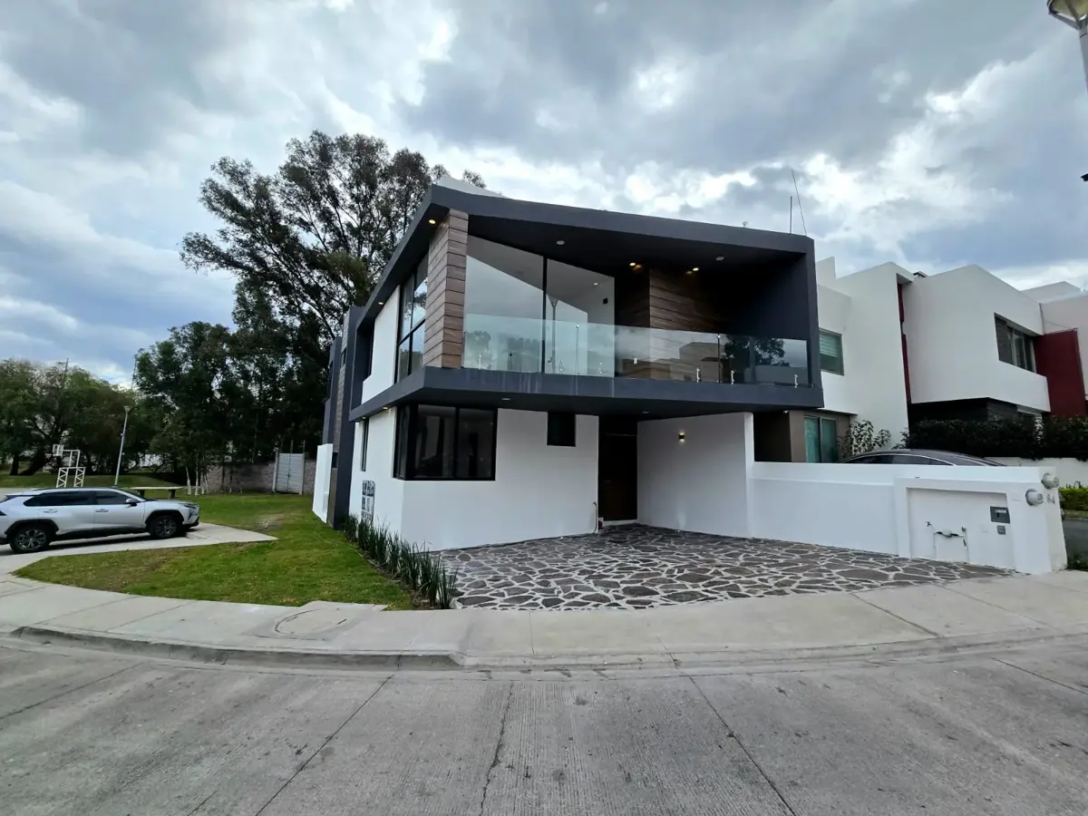 Casa en venta en Corporativos Tres Marías, Morelia — foto 1 de 27