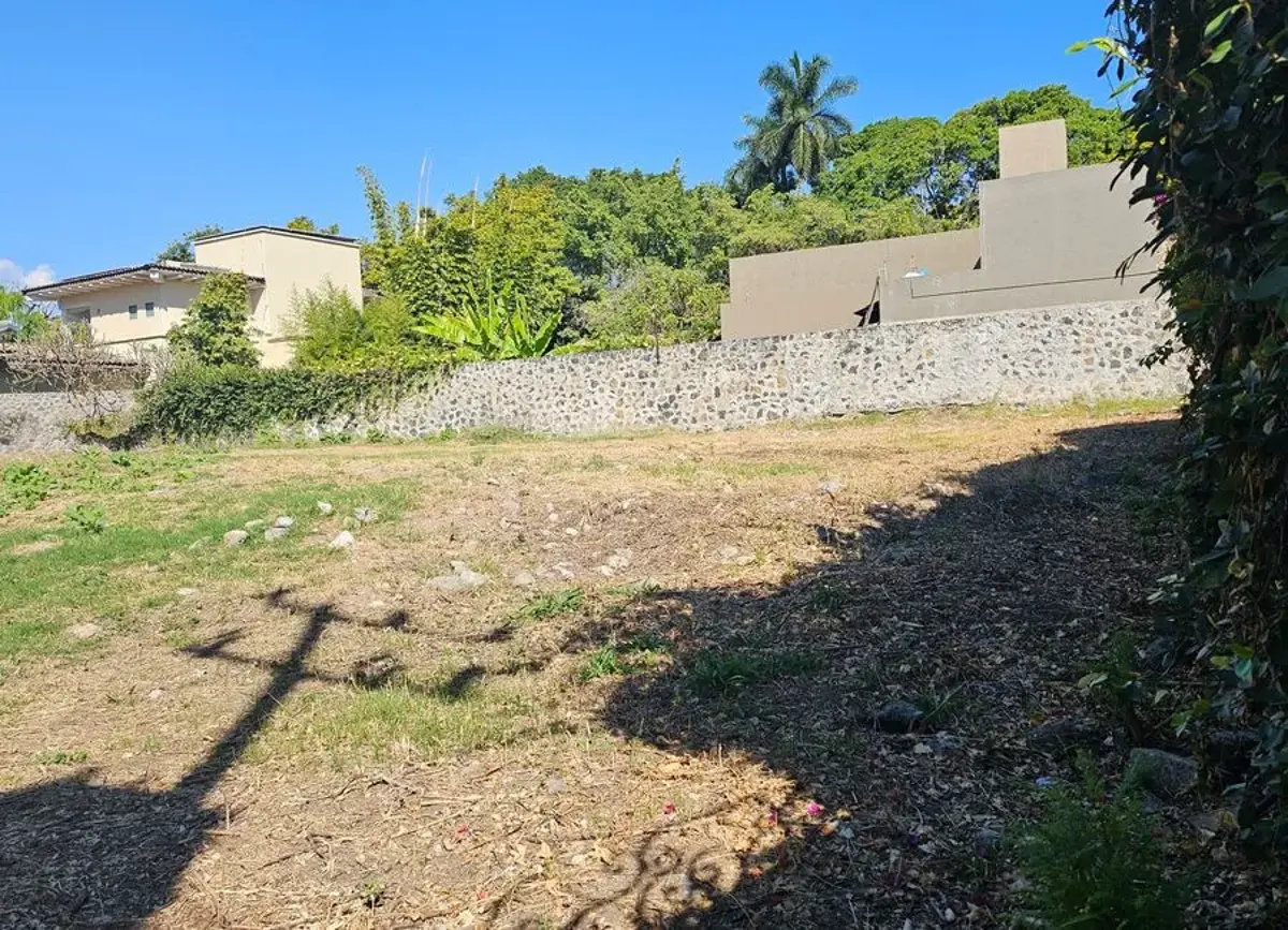 Terreno en venta en Las Quintas, Cuernavaca — foto 1 de 8