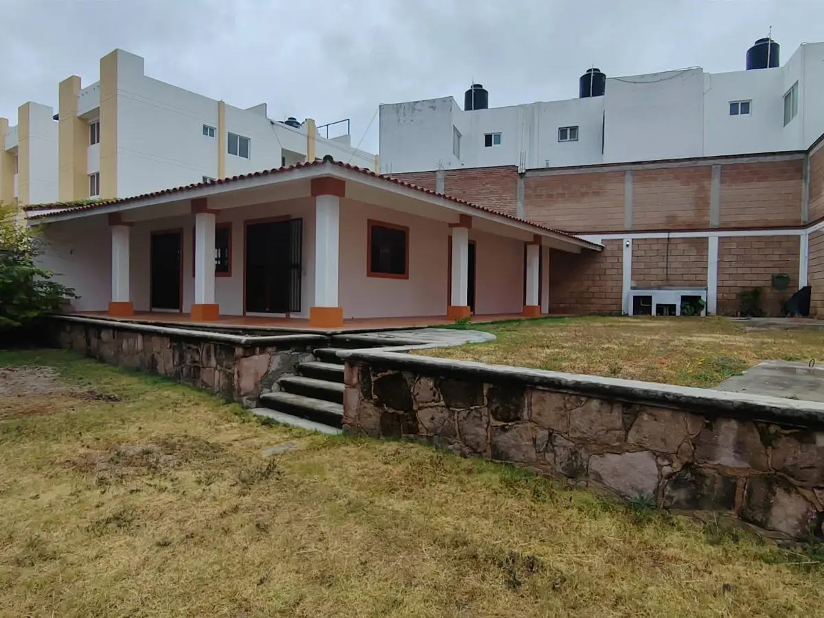 Casa en venta en Lomas de Tzompantle, Cuernavaca — foto 1 de 15