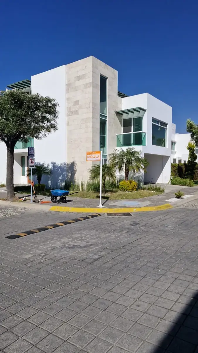 Casa en renta en Lomas de Angelópolis, San Andrés Cholula — foto 1 de 26