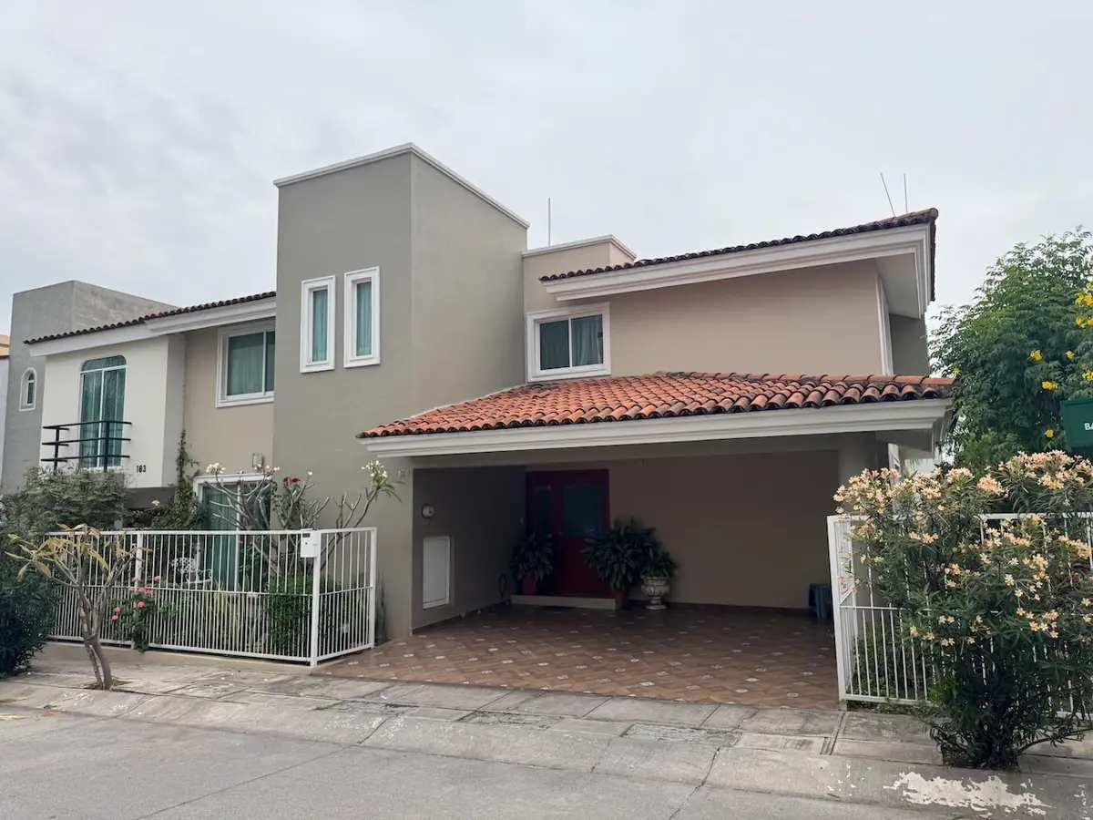 Casa en venta en Real de Valdepeñas, Zapopan — foto 1 de 30