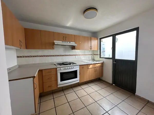 Casa en venta en Parques del Bosque, San Pedro Tlaquepaque — foto 2 de 10