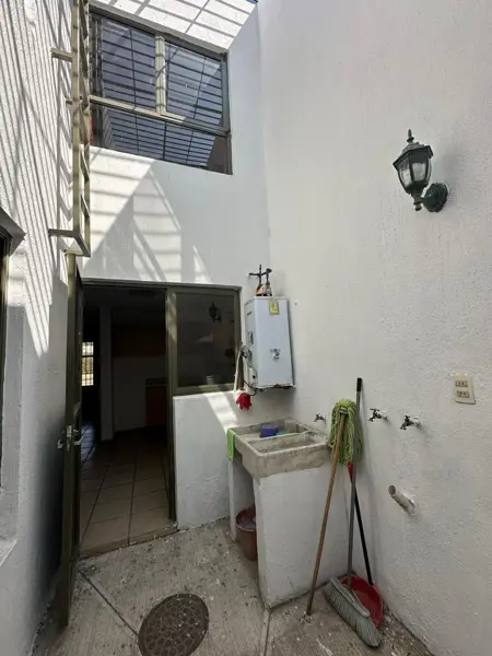 Casa en venta en Parques del Bosque, San Pedro Tlaquepaque — foto 3 de 10