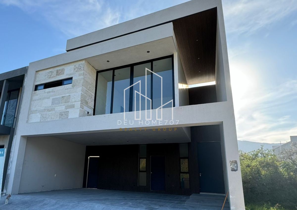 Casa en venta en Amorada Privada Residencial, Santiago — foto 1 de 34