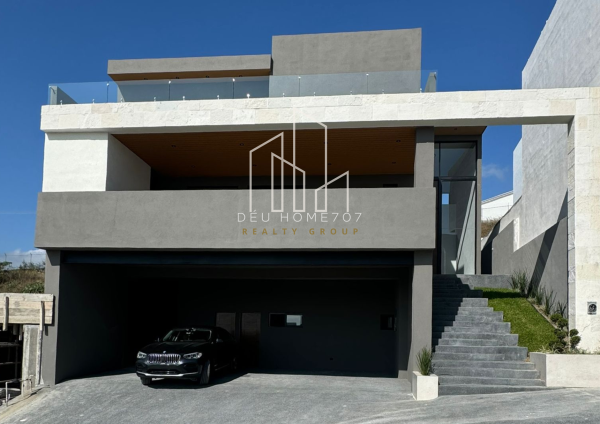 Casa en venta en Bosques de las Misiones Sector Reserva, Santiago — foto 1 de 15