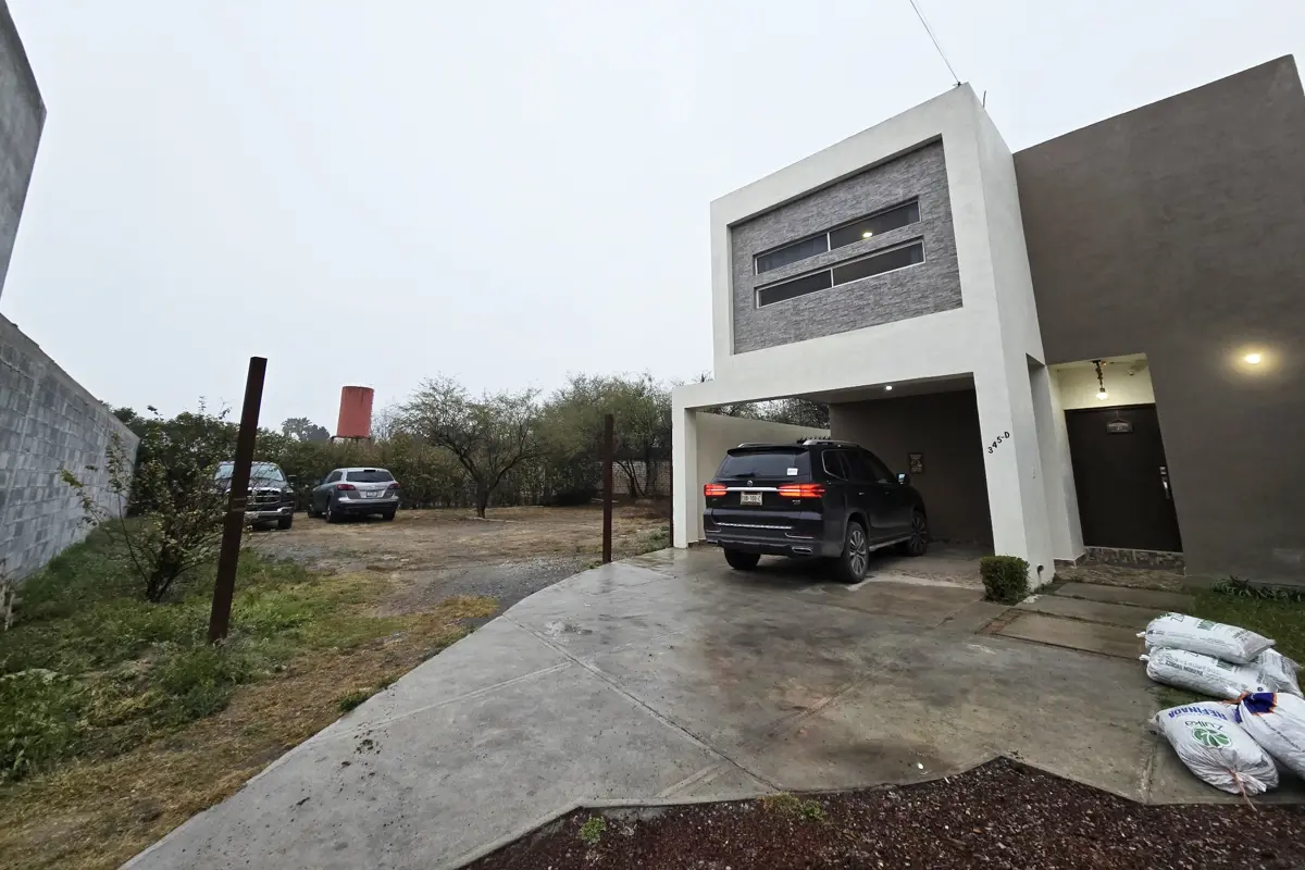 Casa en venta en La Aurora, Saltillo — foto 1 de 26