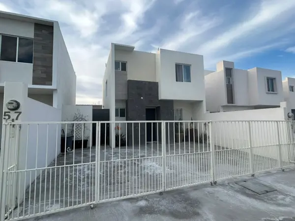 Casa en renta en Lomas del Valle II, Ramos Arizpe, Coahuila de Zaragoza