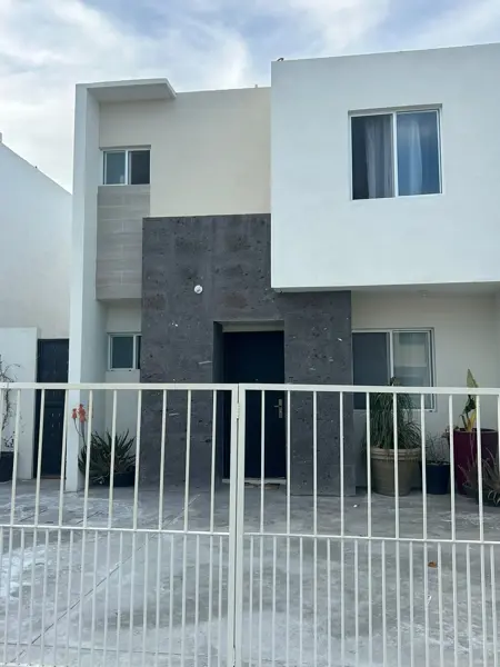 Casa en renta en Lomas del Valle II, Ramos Arizpe — foto 2 de 16