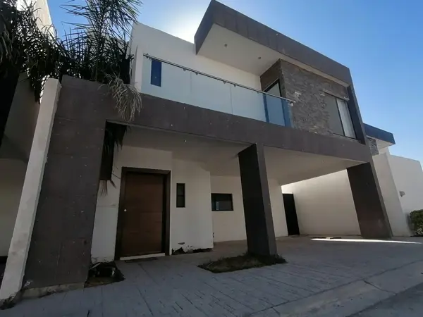Casa en venta en Los Arrayanes, Gómez Palacio — foto 2 de 32
