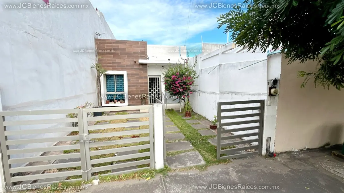 Casa en venta en Los Pinos, Veracruz — foto 1 de 11