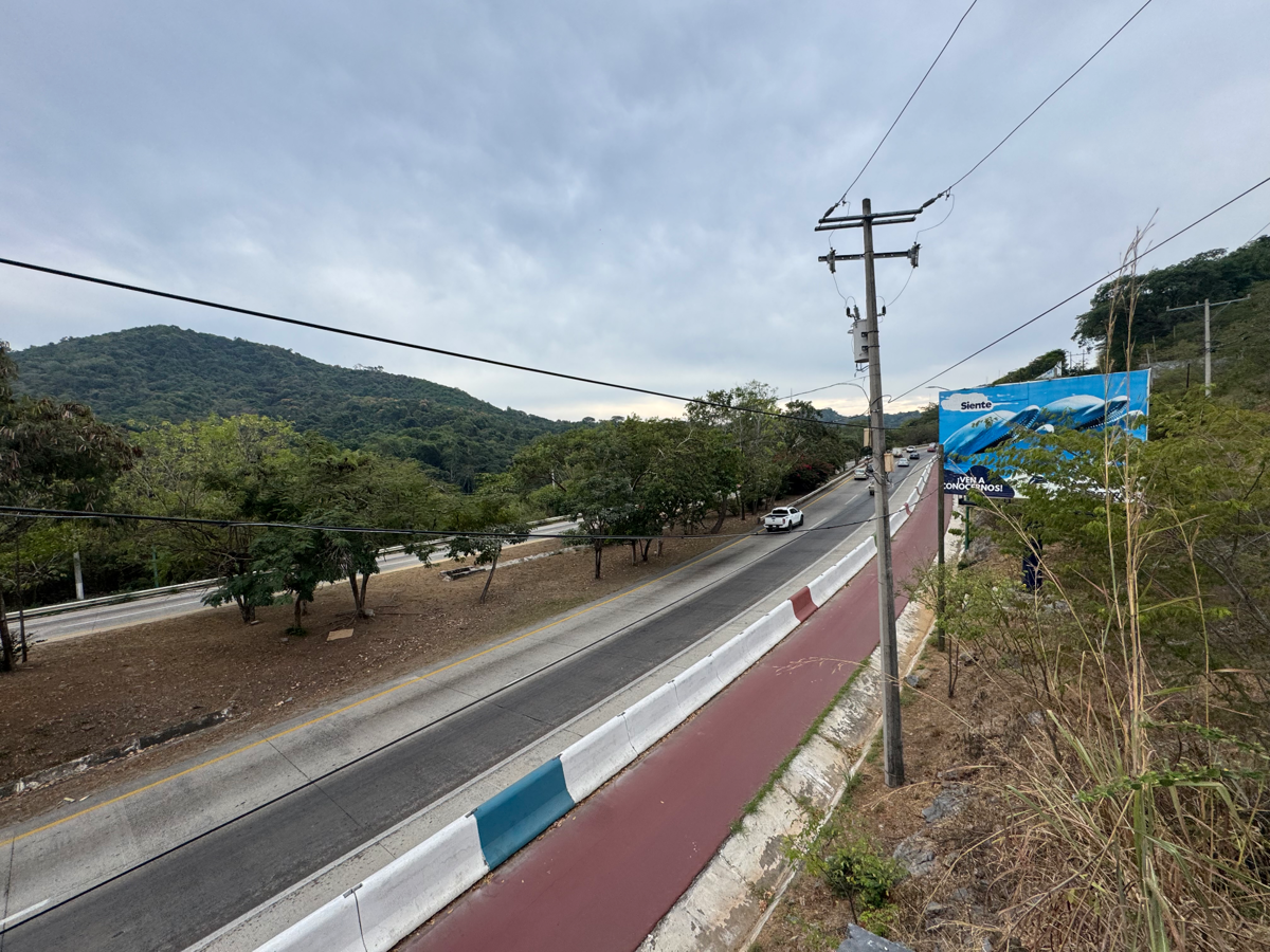Terreno en venta en Zihuatanejo (Ixtapa-Zihuatanejo), Zihuatanejo de Azueta — foto 1 de 10