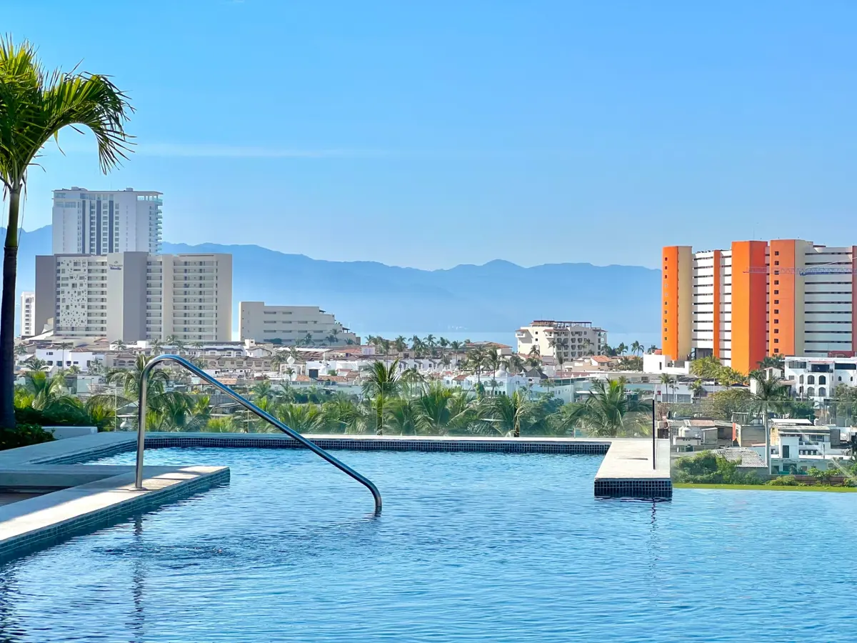 Departamento en venta en Diaz Ordaz, Puerto Vallarta — foto 1 de 33