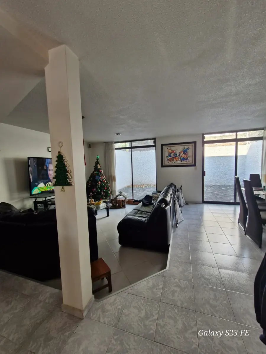 Casa en venta en Presidentes Ejidales 1a Sección, Coyoacán — foto 1 de 26
