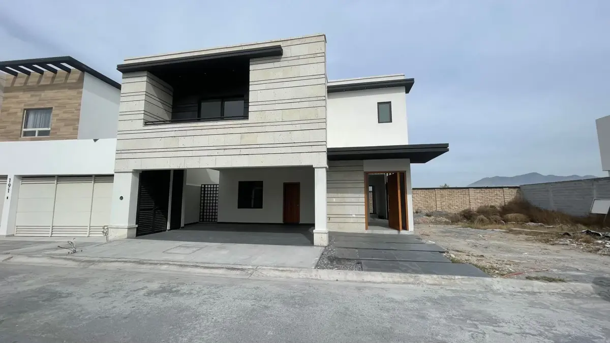 Casa en venta en La Escondida, Saltillo — foto 1 de 8