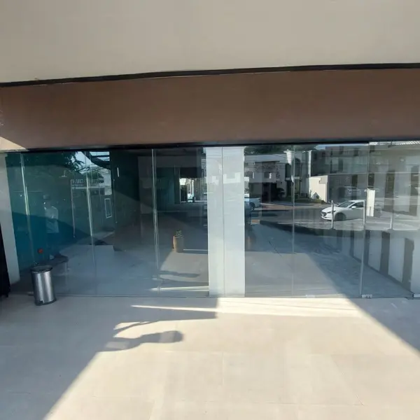 Local en renta en Del Valle, San Pedro Garza García, Nuevo León