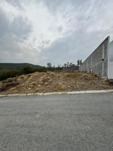 Terreno en venta en El Uro, Monterrey — foto 2 de 2