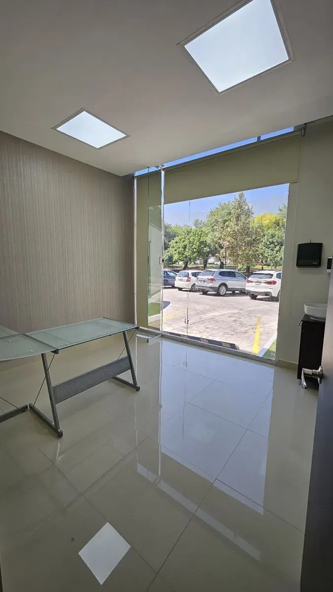 Oficina en renta en Del Valle, San Pedro Garza García — foto 1 de 9