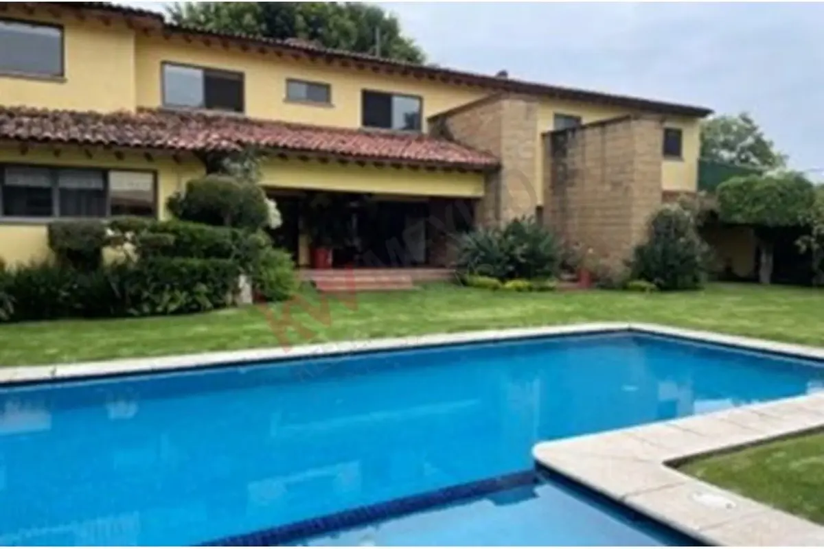 Casa en venta en Jardines de Ahuatepec, Cuernavaca — foto 1 de 50