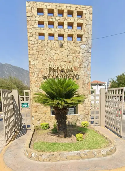 Casa en venta en La Fama, Santa Catarina, Nuevo León