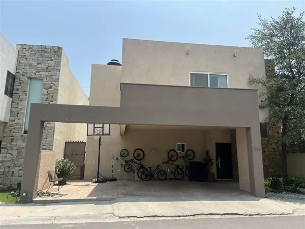 Casa en venta en La Fama, Santa Catarina — foto 2 de 10