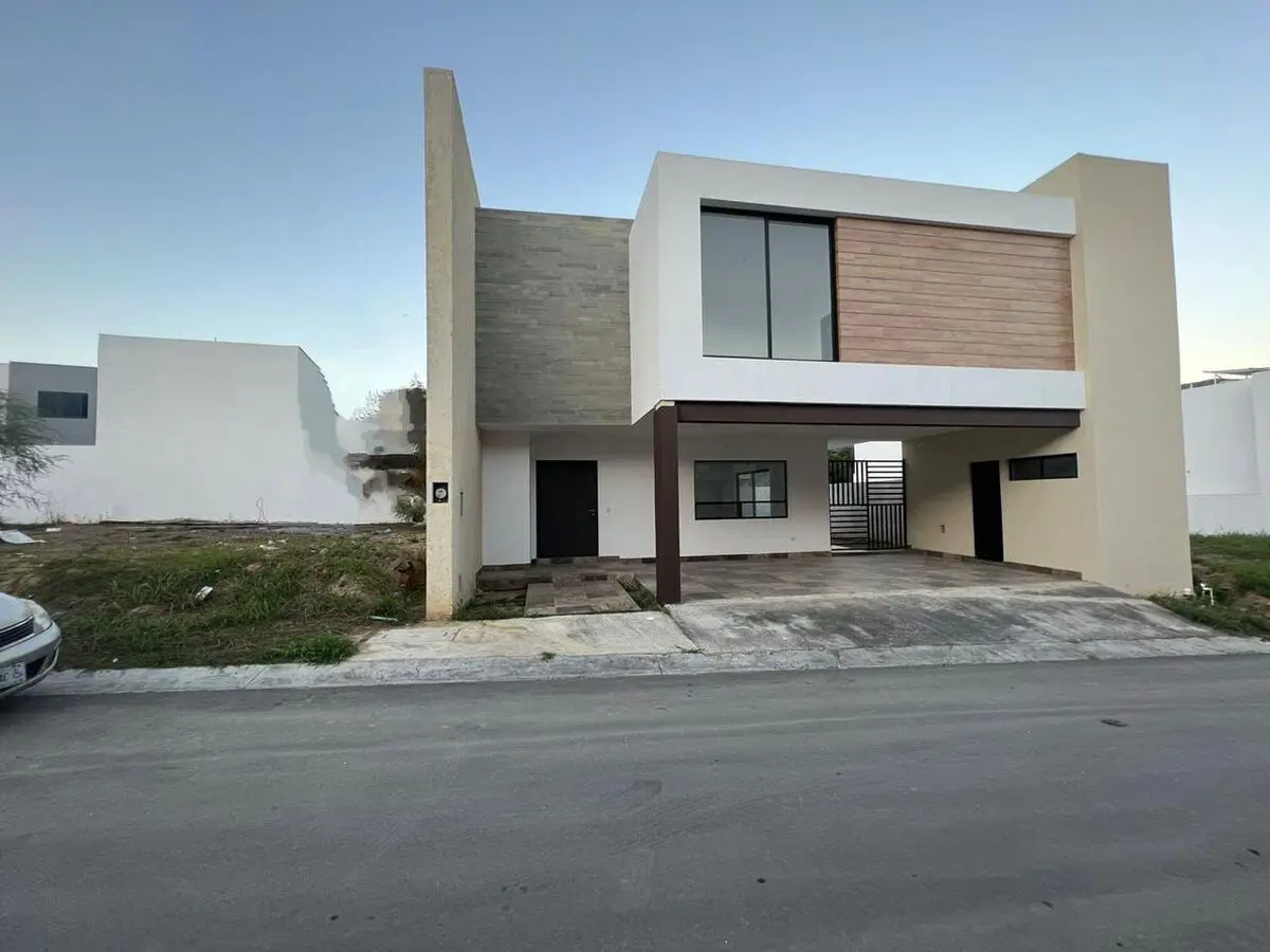 Casa en venta en Altares Residencial, Santiago — foto 1 de 19