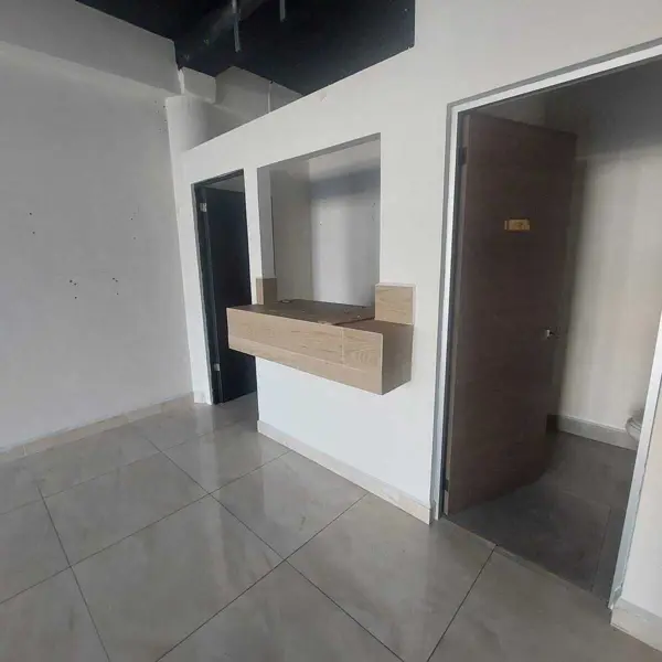Local en renta en Cumbres Elite Sector Villas, Monterrey — foto 2 de 8