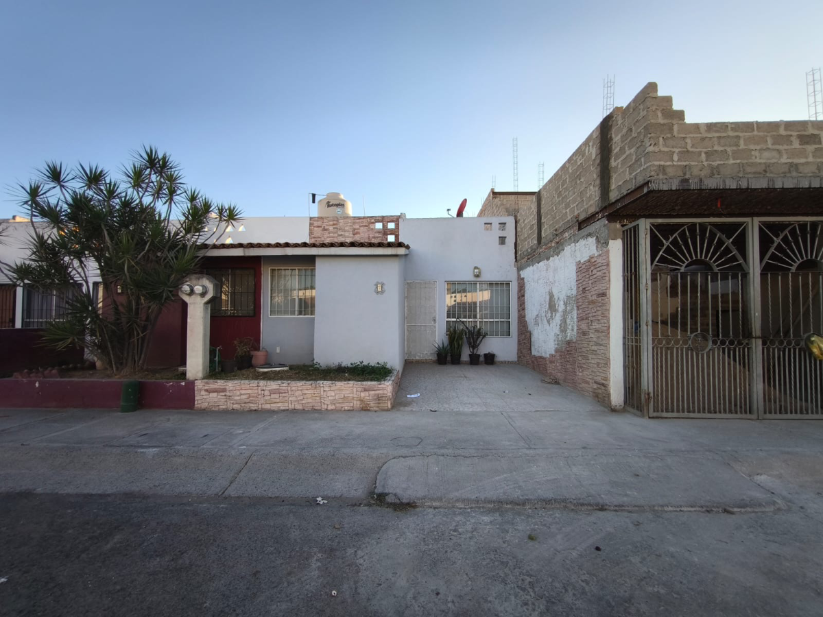 Casa en venta en Residencial San Pablo, Tlajomulco de Zúñiga — foto 1 de 23