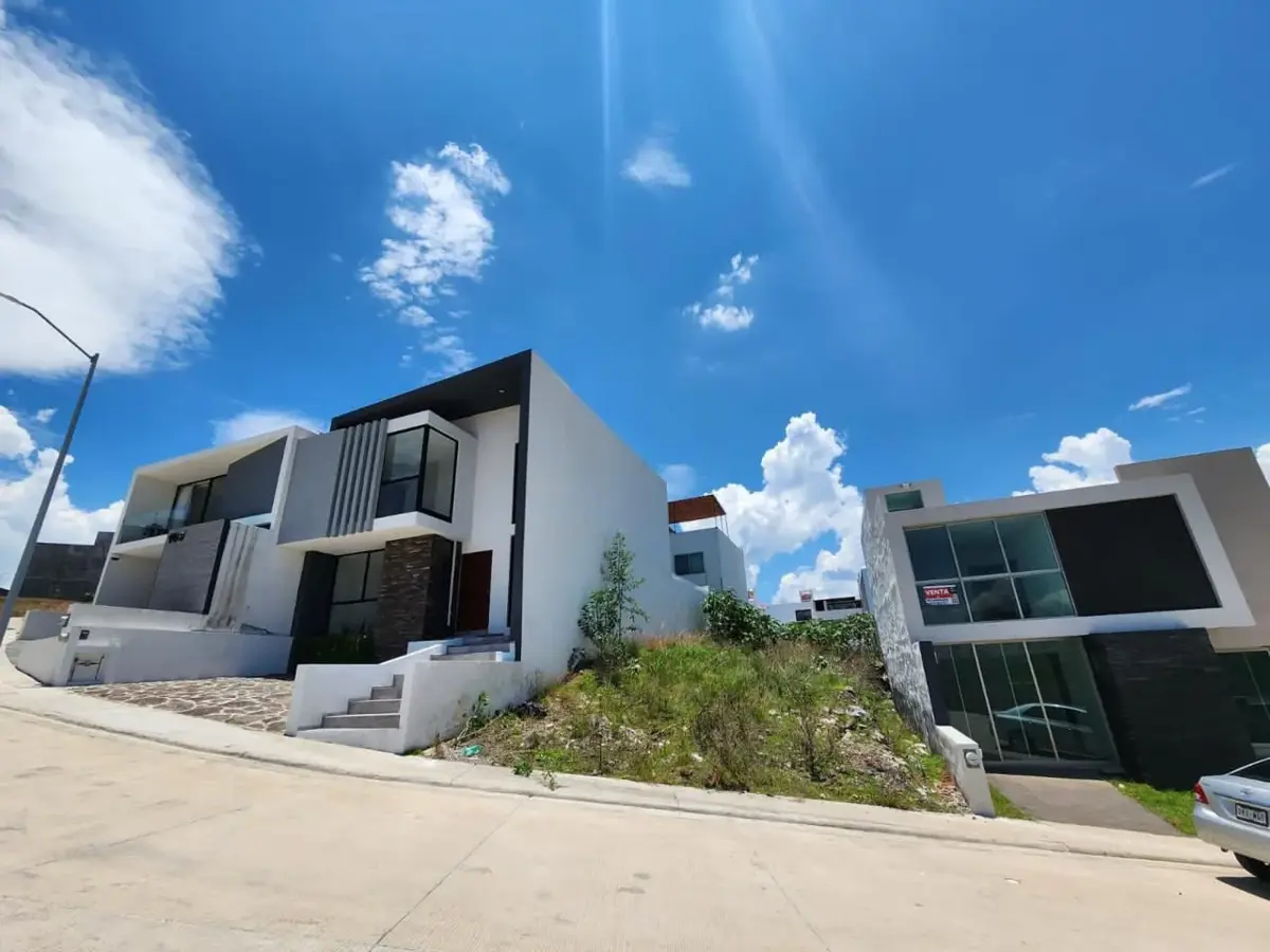 Terreno en venta en Cañadas del Bosque, Morelia — foto 1 de 2