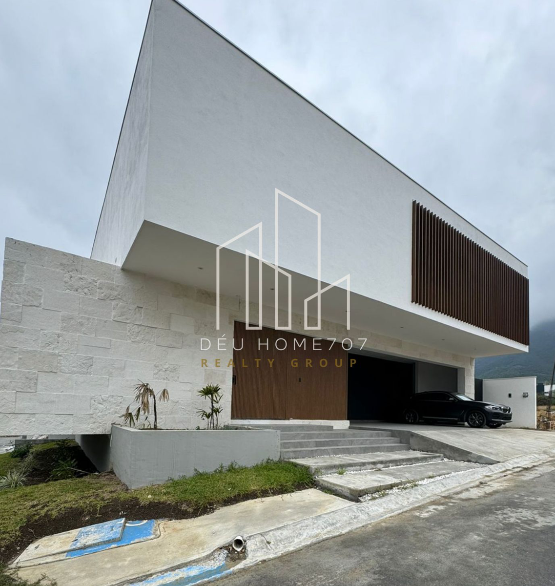 Casa en venta en Bosques de las Misiones Sector Encino, Santiago — foto 1 de 19