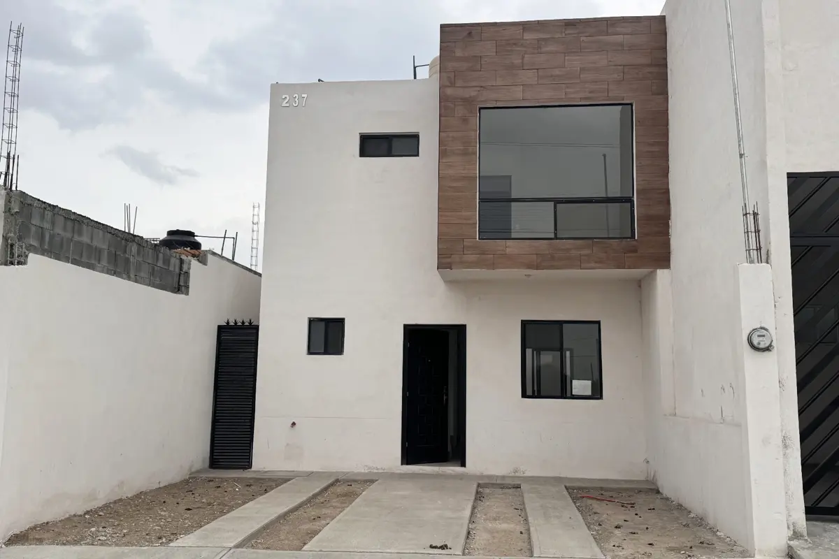 Casa en venta en Valle de Santa Elena, Saltillo — foto 1 de 12