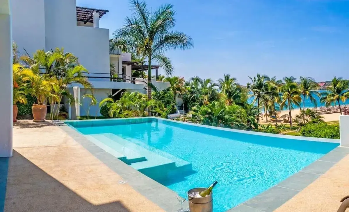 Casa en venta en Zona Hotelera Tangolunda, Santa María Huatulco — foto 1 de 21