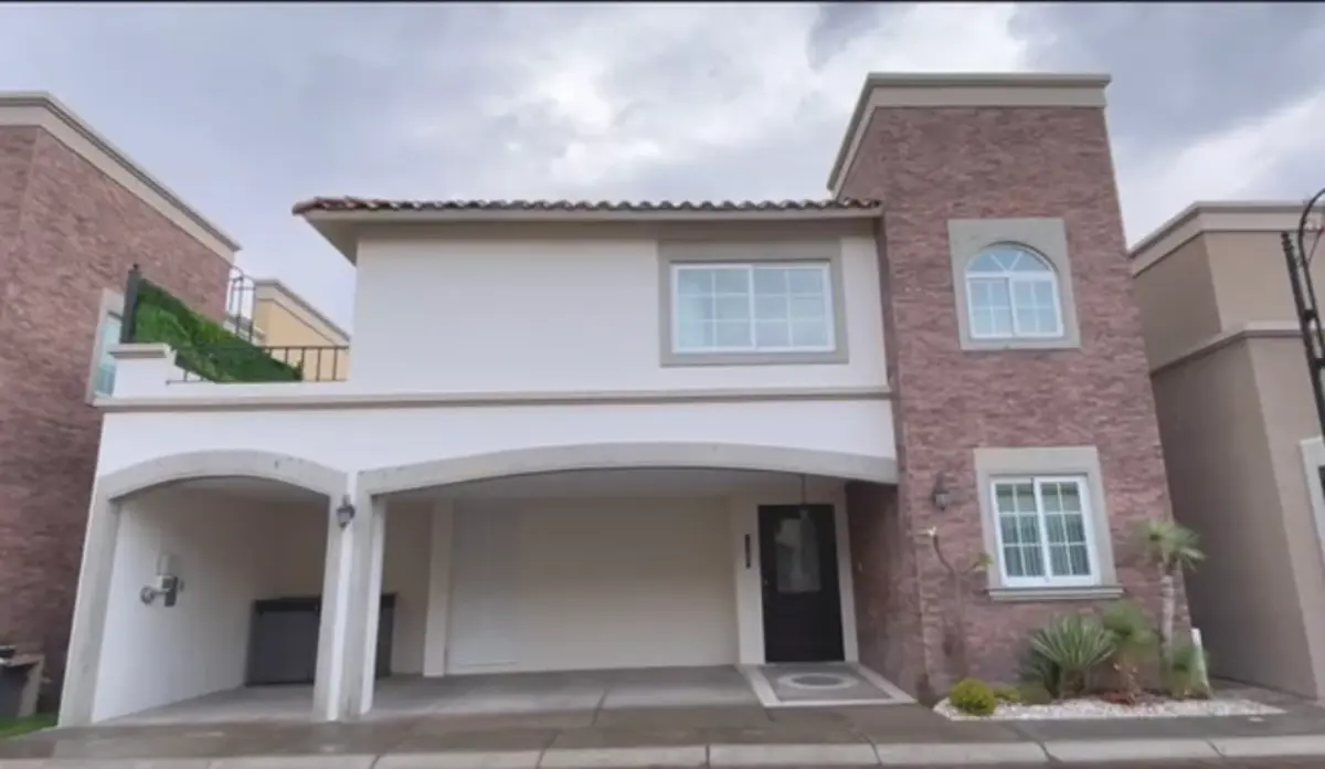 Casa en venta en Portofino Royal Country Club, Metepec — foto 1 de 47