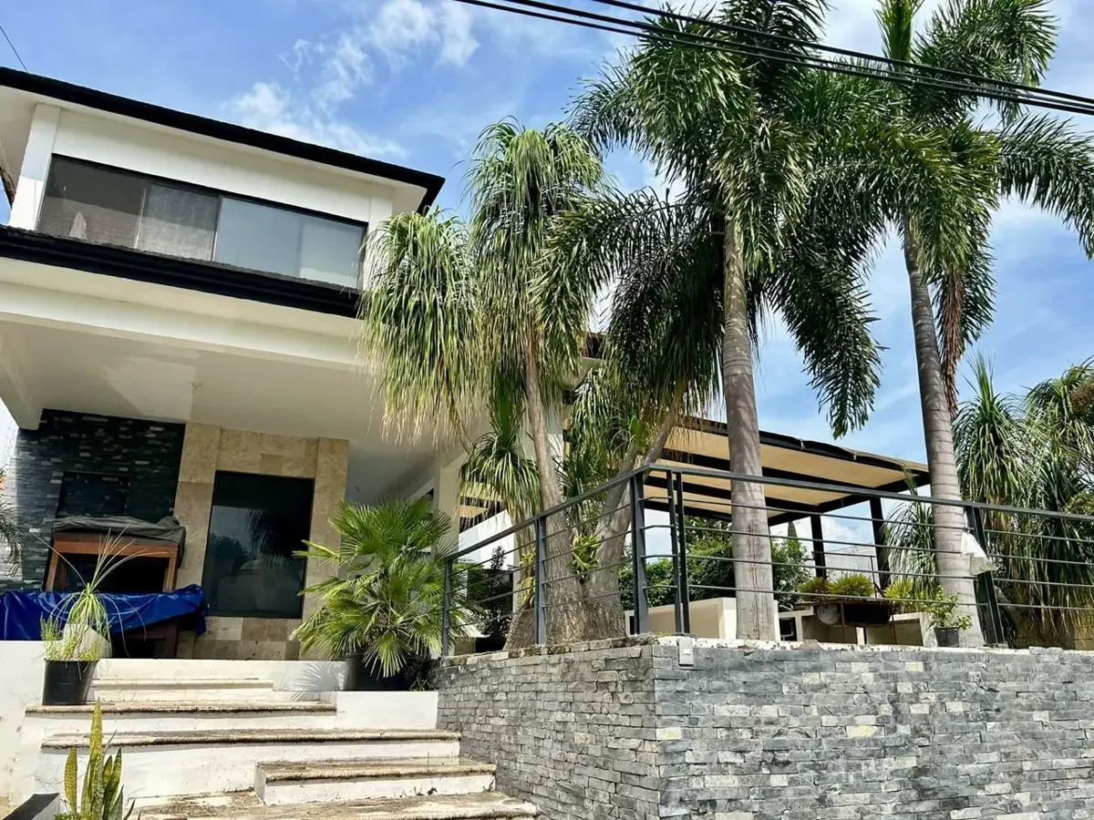 Casa en venta en Lomas de Cocoyoc, Atlatlahucan — foto 1 de 21