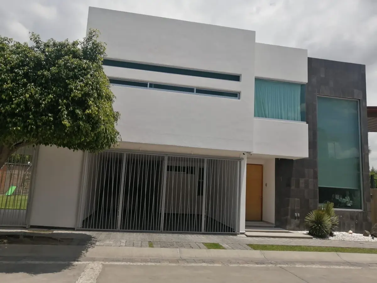 Casa en venta en Lomas de Angelópolis, San Andrés Cholula — foto 1 de 23