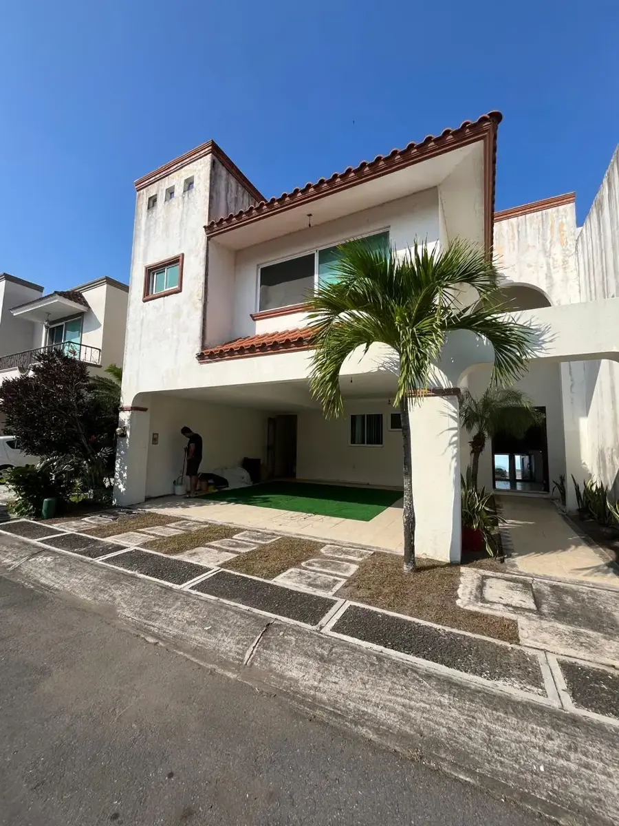 Casa en venta en Las Lomas Residencial, Alvarado — foto 1 de 12