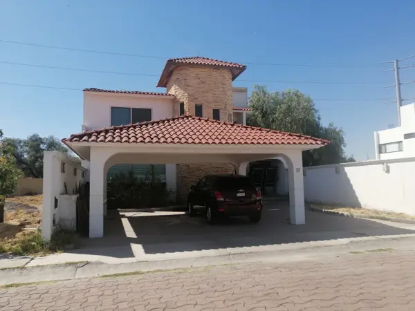 Casa en renta en Residencial las Trojes, Corregidora — foto 2 de 50