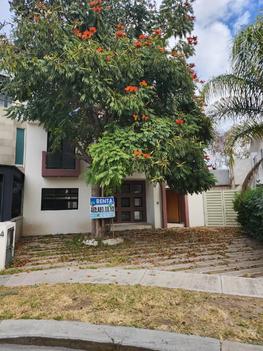 Casa en renta en San Antonio de Ayala, Irapuato — foto 1 de 30
