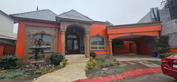 Casa en venta en Jardines de Versalles, Saltillo, Coahuila de Zaragoza Casa en venta en Jardines de Versalles, Saltillo, Coahuila de Zaragoza