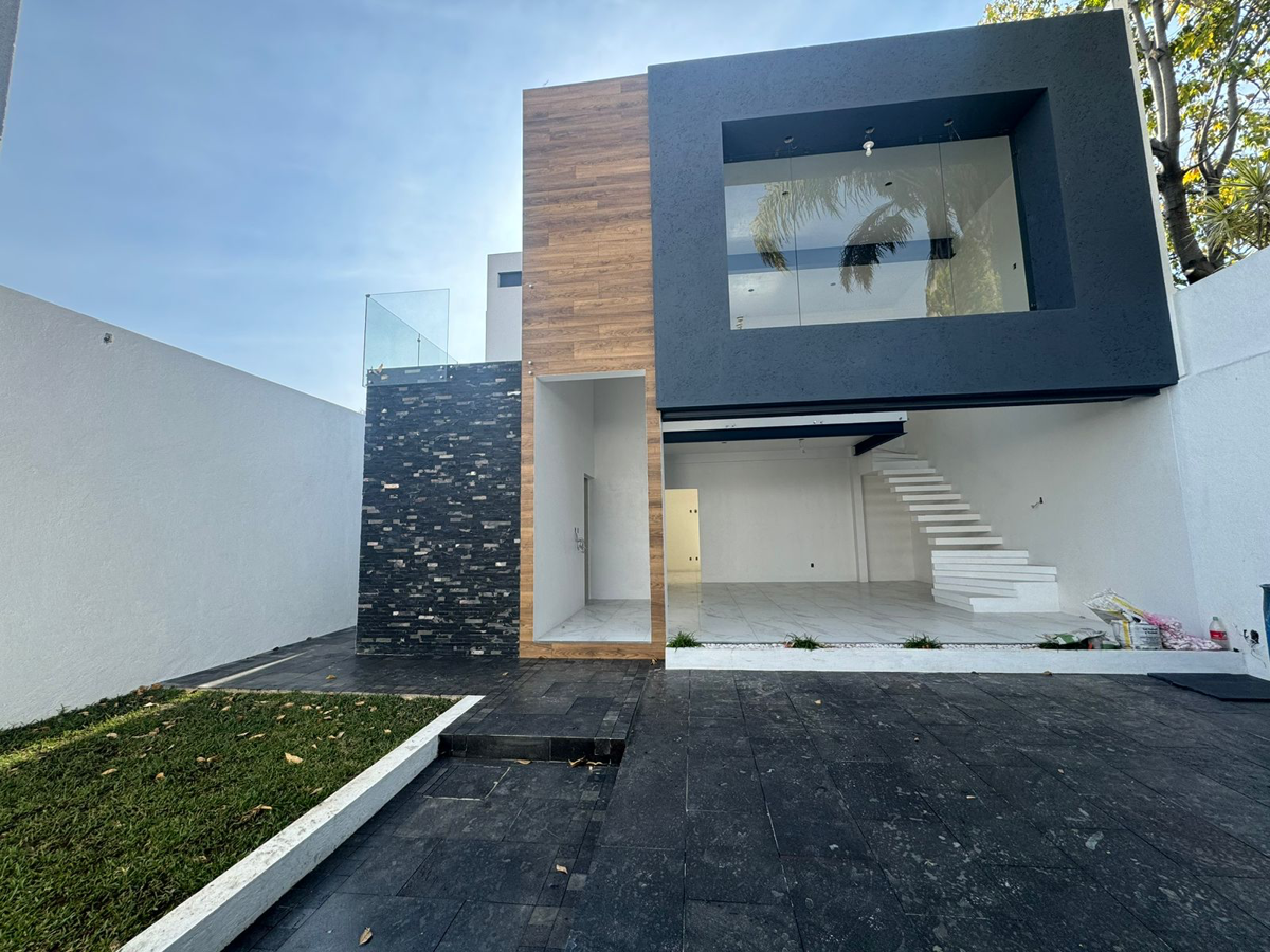 Casa en venta en Lomas del Sol, Cuernavaca — foto 1 de 17