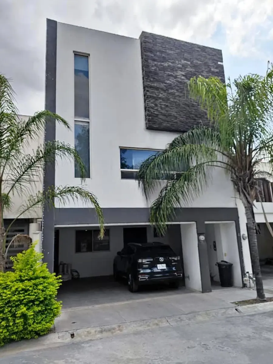 Casa en venta en Puerta de Hierro, Monterrey — foto 1 de 24