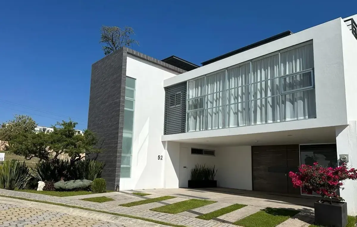 Casa en venta en Lomas de Angelópolis, San Andrés Cholula — foto 1 de 35