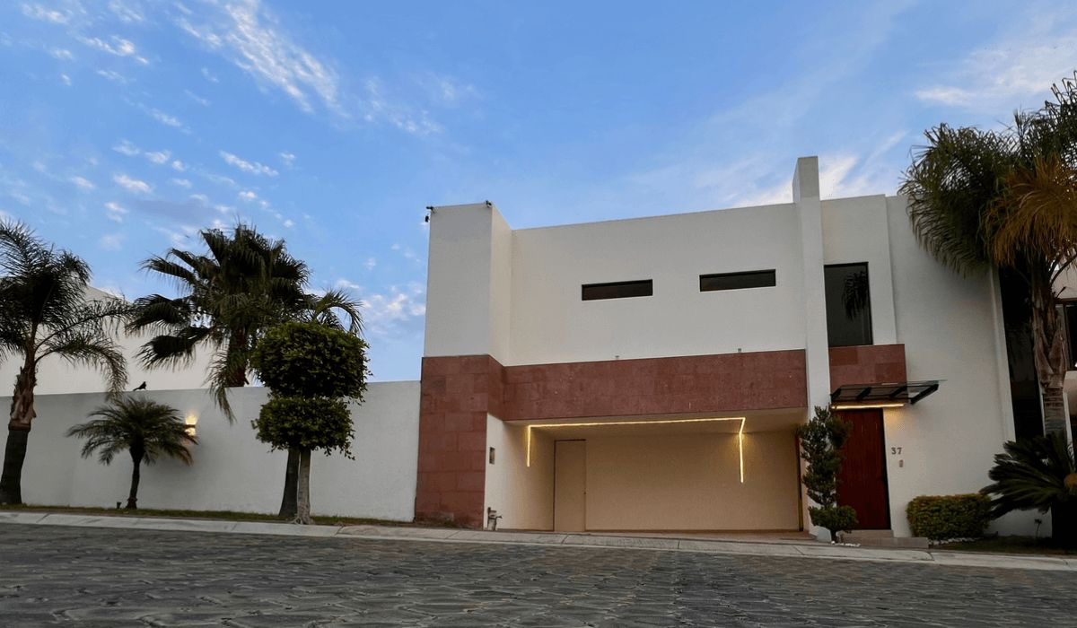 Casa en venta en Lomas de Angelópolis, San Andrés Cholula — foto 1 de 14
