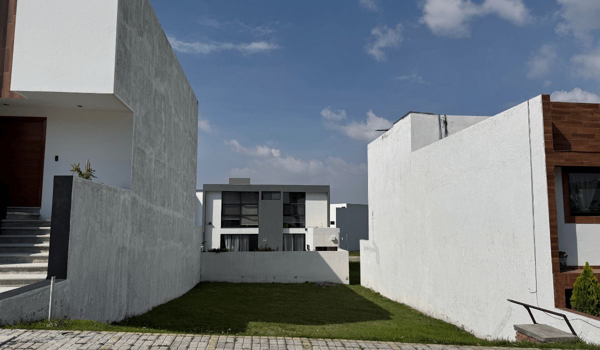 Terreno en venta en Lomas de Angelópolis, San Andrés Cholula — foto 3 de 6
