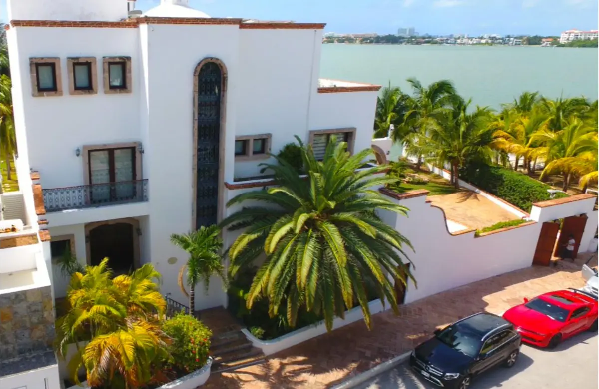Casa en venta en Zona Hotelera, Benito Juárez — foto 1 de 20